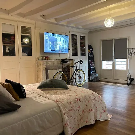 La Tonnelle Apartment *